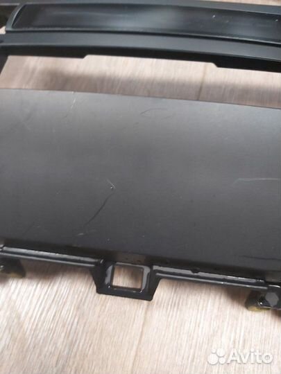 Накладка центральной консоли Toyota Land Cruiser