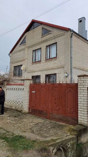 Дом 350 м² на участке 6 сот.