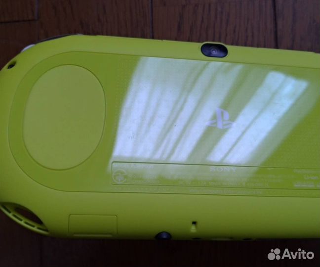 PlayStation Vita Lime Green (Japan)
