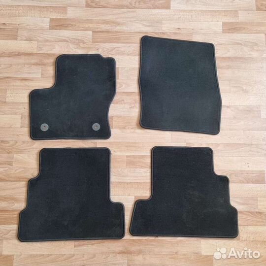 Комплект резиновых и ворсовых ковров для Ford Kuga
