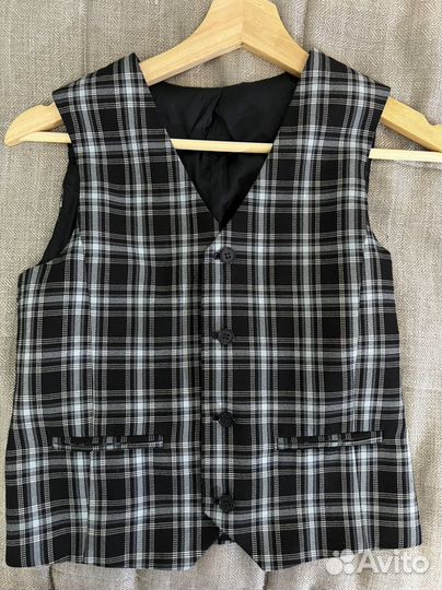 Жилетка для мальчика школьная 146