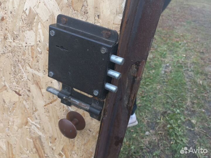 Металлическая дверь бу