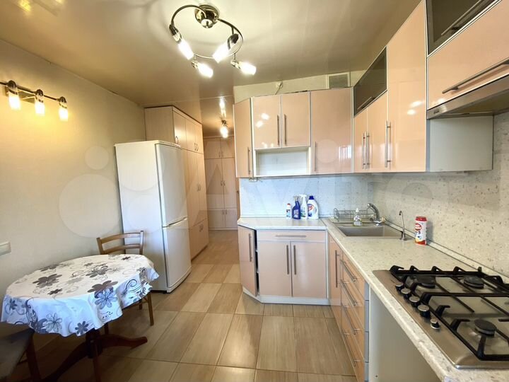 2-к. квартира, 52 м², 9/9 эт.
