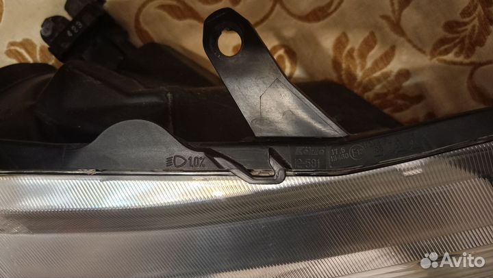 Фара передняя правая Tayota filder/axio