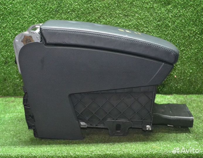 Подлокотник Audi / VW Пассат сс