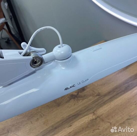 Светодиодная бестеневая LED-лампа на струбцине