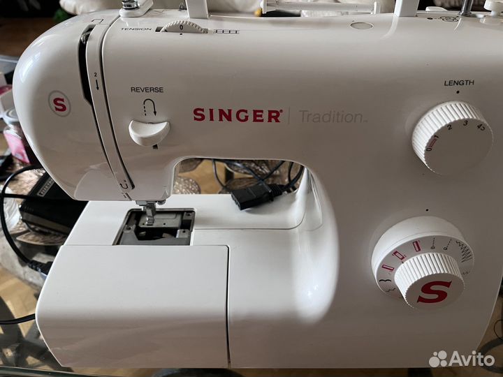 Швейная машина Singer