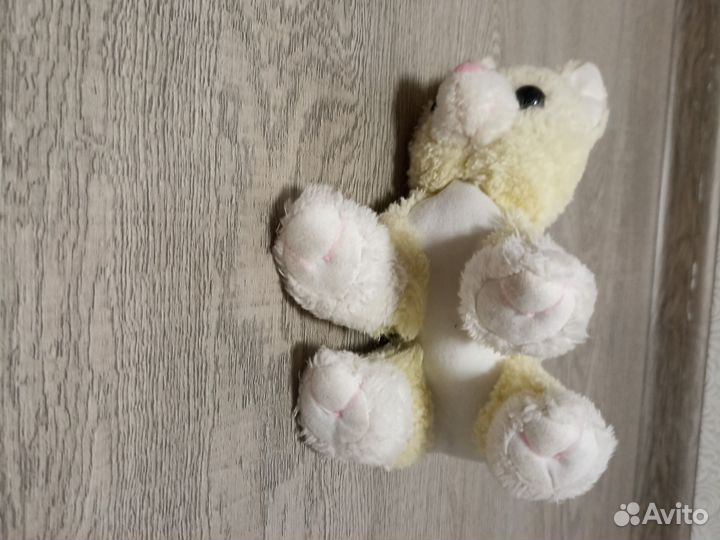 Детская игрушка кошечка