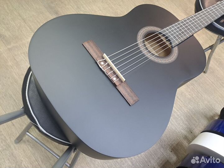 Гитара классическая чёрная матовая