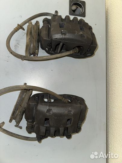 Передний тормозной суппорт subaru