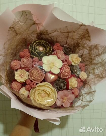 Букет на день матери из шоколадных цветов