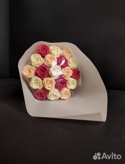 Букет - 19 Роз из Белого Шоколада