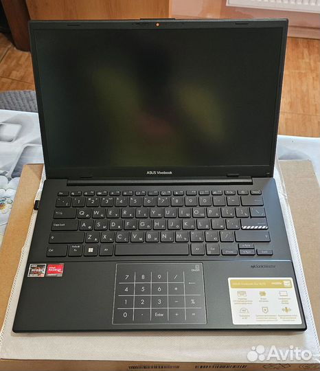 Asus vivobook 14