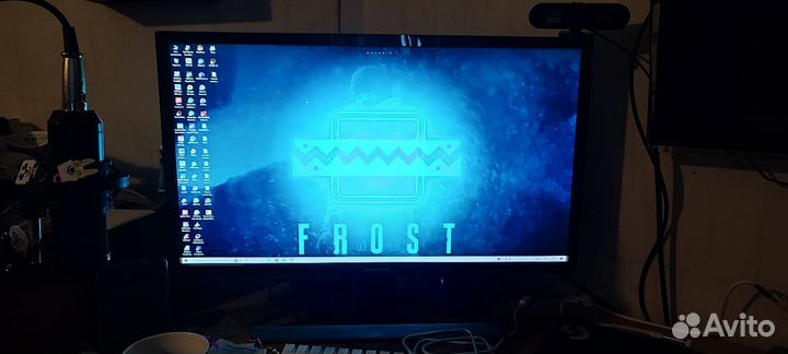 Монитор Samsung U28E590D черный