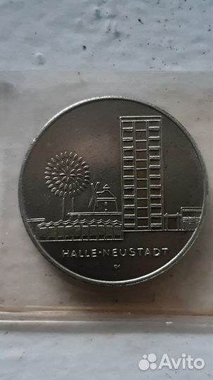 Знаки и монеты Германской демократической республи