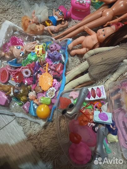 Барби и другие игрушки