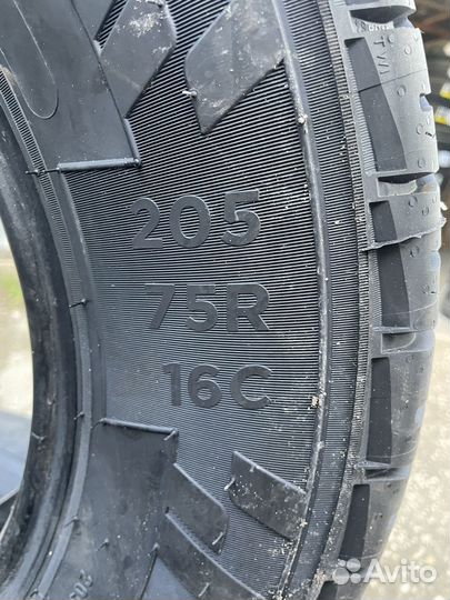 Michelin Agilis 3 205/75 R16C 110R