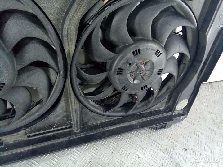 Диффузор (кожух) вентилятора 4E0121205B Audi A8 D3