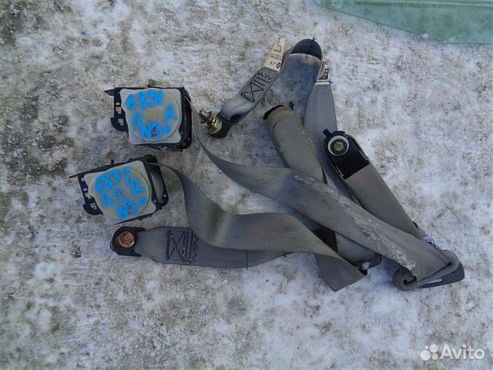 Ремень безопасности задний Nissan R'nessa N30 1998