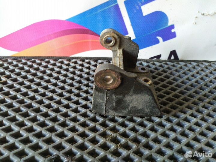 Кронштейн генератора Daf 95XF