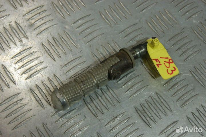 Подножка водителя левая Suzuki GSX-R400R