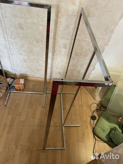 Металические вешала-стойки. Б/у из магазина