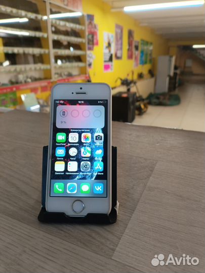 iPhone SE, 32 ГБ