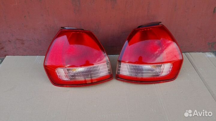 Стоп сигнал ниссан вингроуд Y-11 правый / левый