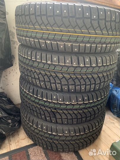 Viatti Brina Nordico V-522 215/55 R17