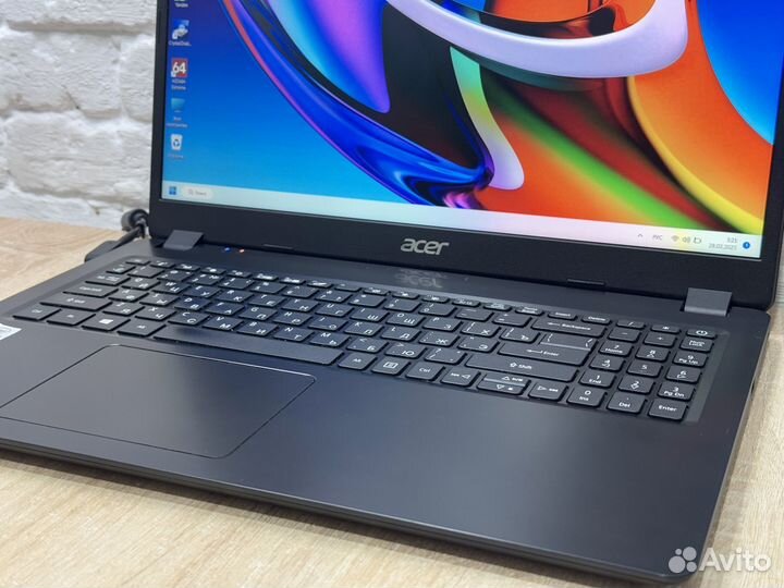 Мощный/Full HD/i3 1005G1 3.4GHz/8GB/UHD/SSD 256