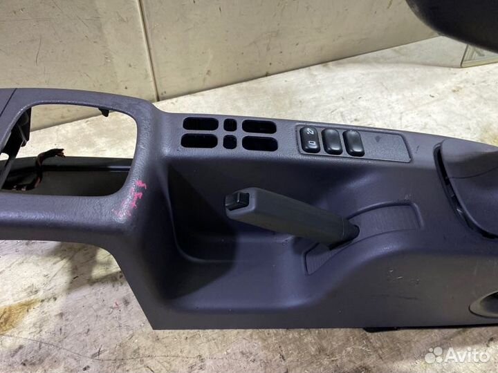 Подлокотник Mercedes-Benz A-Class W168 M166E16