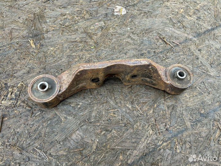 Subaru tribeca b9 кронштейн редуктора