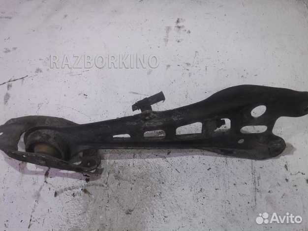 Рычаг задний нижний правый 52371SZ5010
