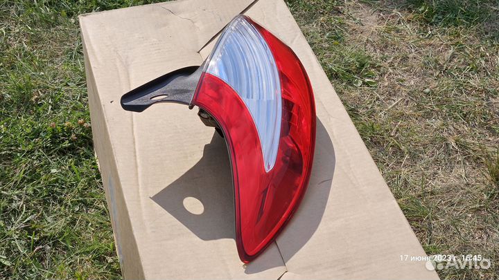 Фонарь задний наружный левый Renault Megane 3