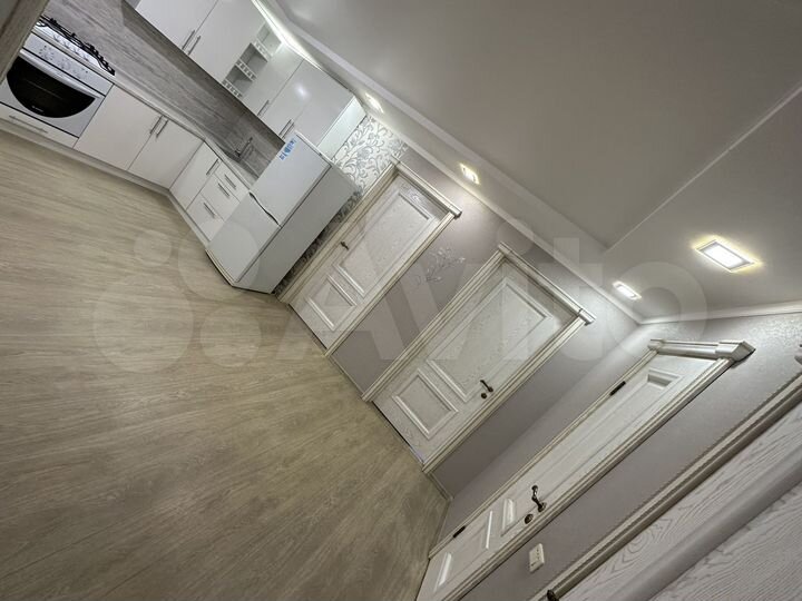 2-к. квартира, 65 м², 1/10 эт.