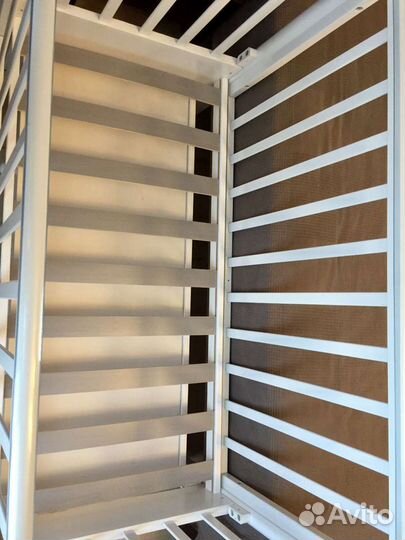 Детская кроватка с матрасом и бортиками