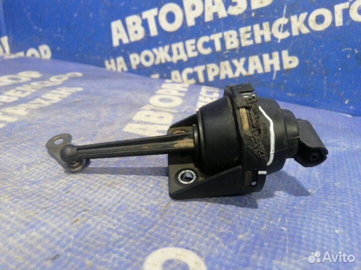 Клапан впускной Chevrolet Lacetti седан F16D3 2007