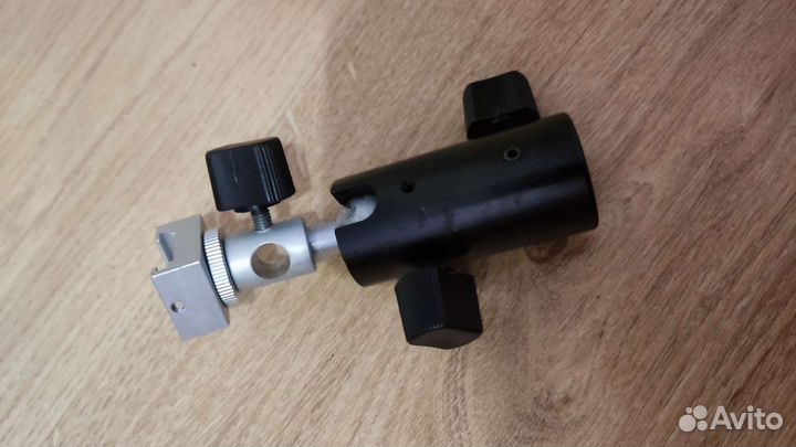 Держатель для вспышки и зонта универсальный