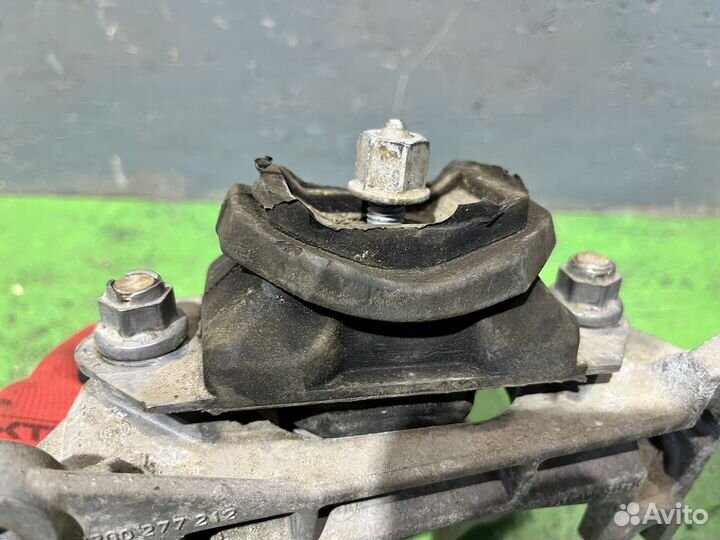 Кронштейн кпп с подушкой Renault Megane 2 седан 1