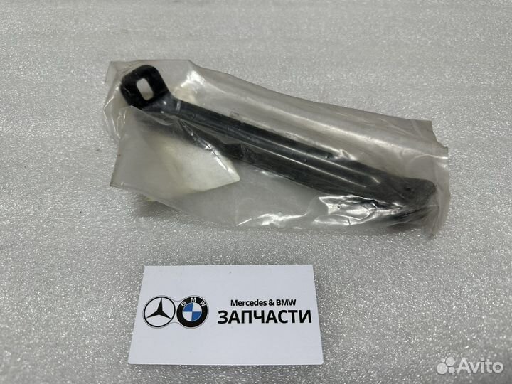 Скоба крепления защиты Mercedes A1666200585