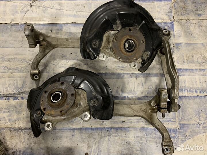 Кулак поворотный б/у BBJ 3.0 Audi A6 C6 Ауди А6