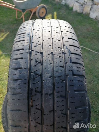 Continental CrossContact LX25 215/65 R16 98H