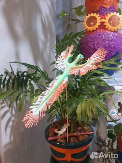 Динозавры. Ручная работа. Опора для цветов