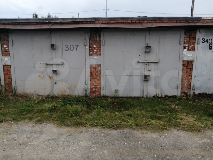 Гараж, > 30 м²