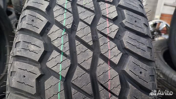 Tracmax X-Privilo AT08 235/70 R16 106T