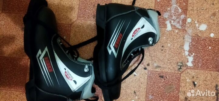 Лыжные ботинки