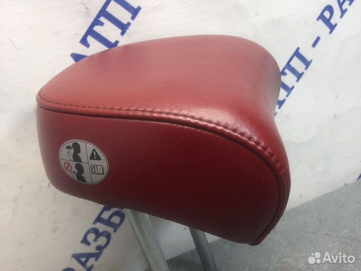 Центральный подголовник Stinger