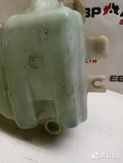 Бачок стеклоомывателя передний Hyundai Starex