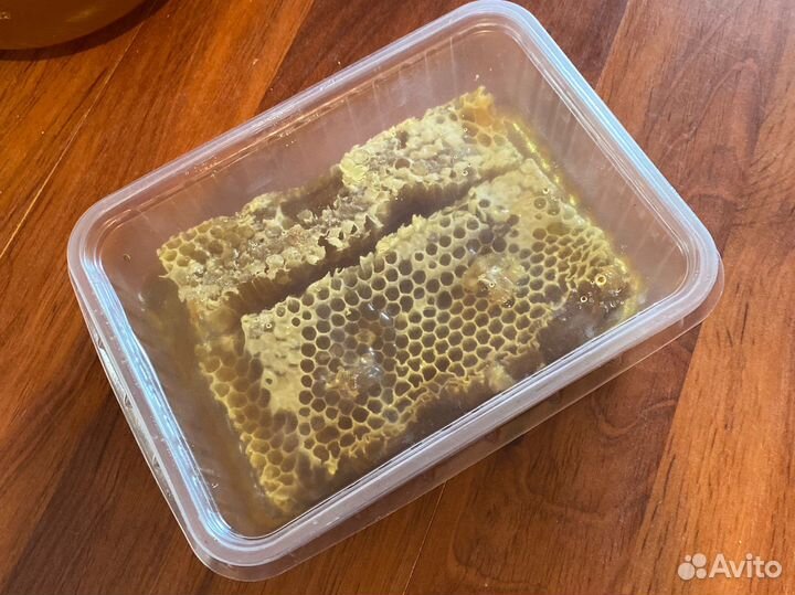 Мёд, медовые соты