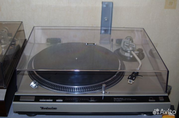 Проигрыватель винила Technics SL-1600 MK2 Комплект